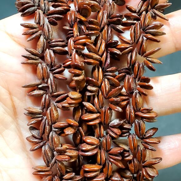 Hilo Hatties Necklace Brown Seed Pod Strand 28" Vtg Hawaiian Necklace - Picture 3 of 4